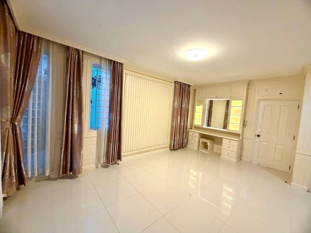 Borey Peng Huoth: The Star Platinum Mercurean I | Řadový dům Na prodej in Chbar Ampov $180,000