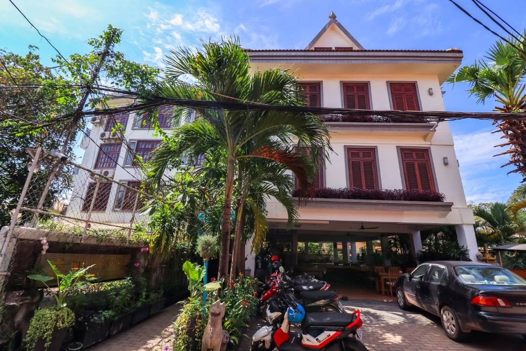 Hotel Building (7 Units With 15 Rooms) Available for Rent in Siem Reap