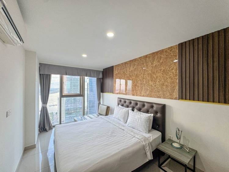 ផ្ទះល្វែង សំរាប់ជួល នៅ Tonle Bassac, Chamkarmon, Phnom Penh