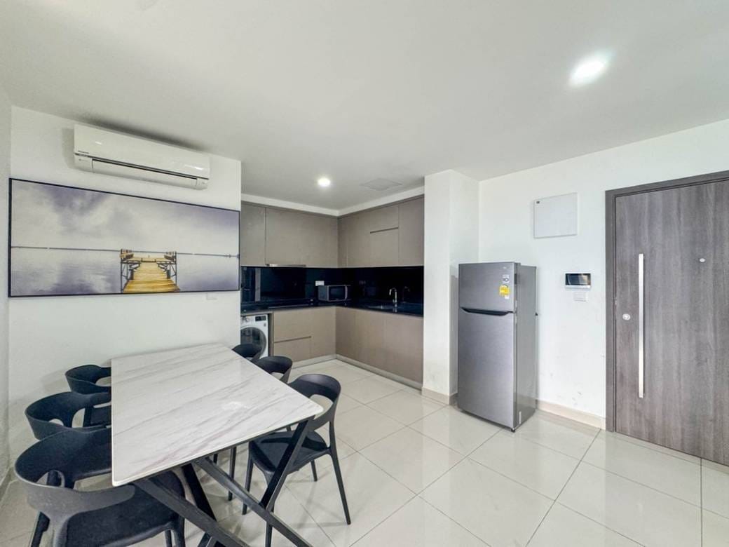 Apartment For Rent in Tonle Bassac, Chamkarmon, Phnom Penh