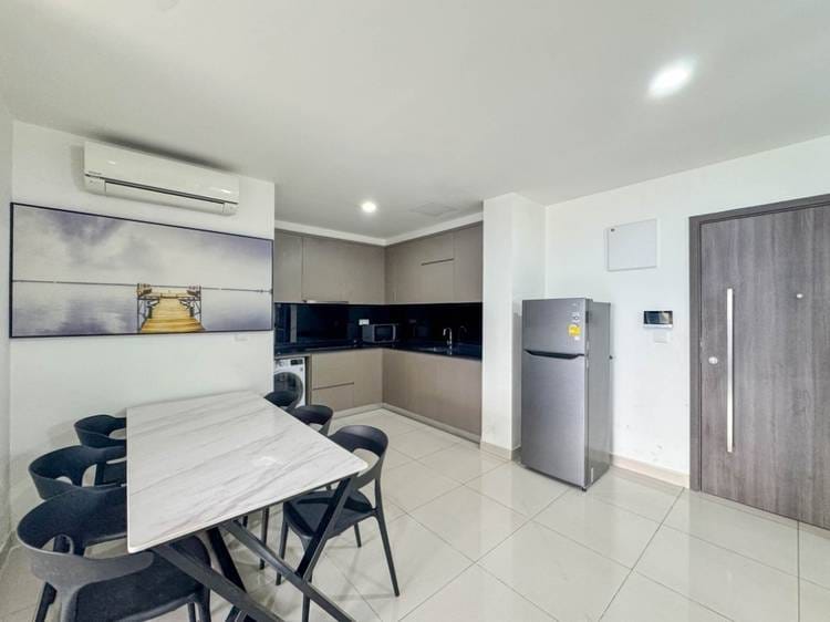 Flat For Rent in Tonle Bassac, Chamkarmon, Phnom Penh