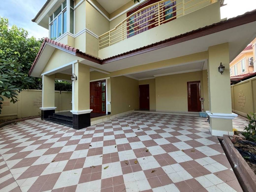 $1,700 Villa