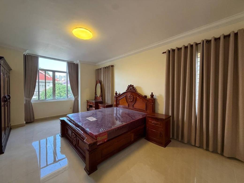 Villa For Rent in Tonle Bassac, Chamkarmon, Phnom Penh