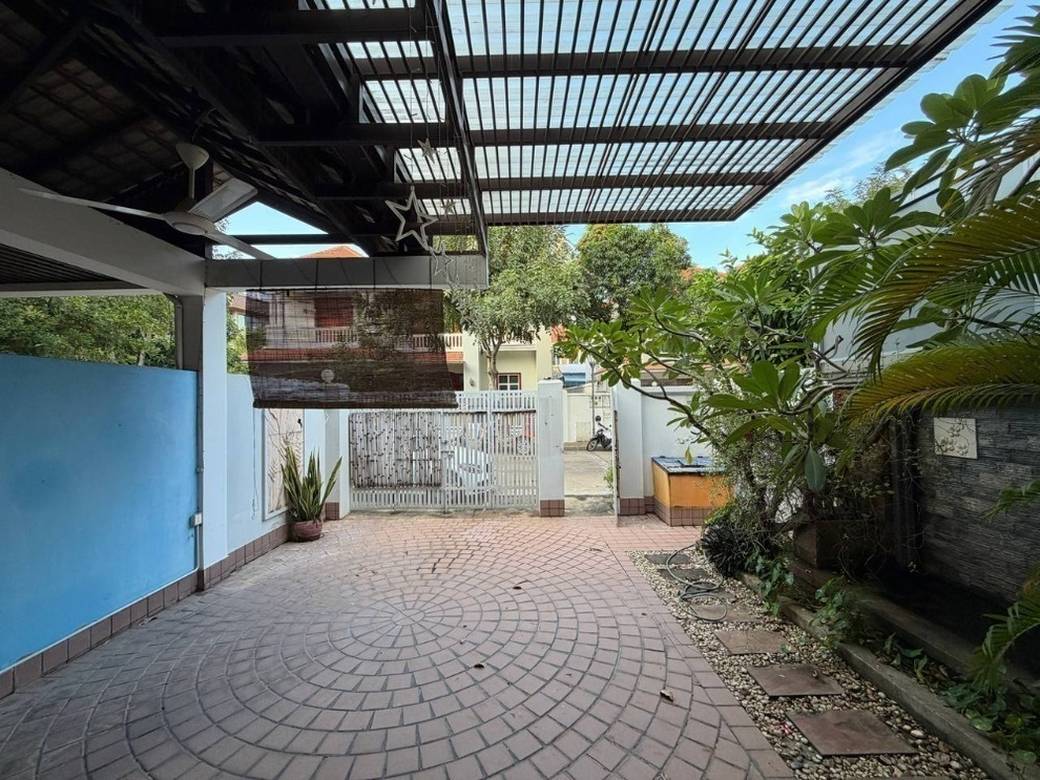 100 sqm Land Size Villa For Rent