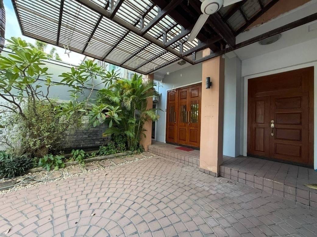 $1,400 Villa