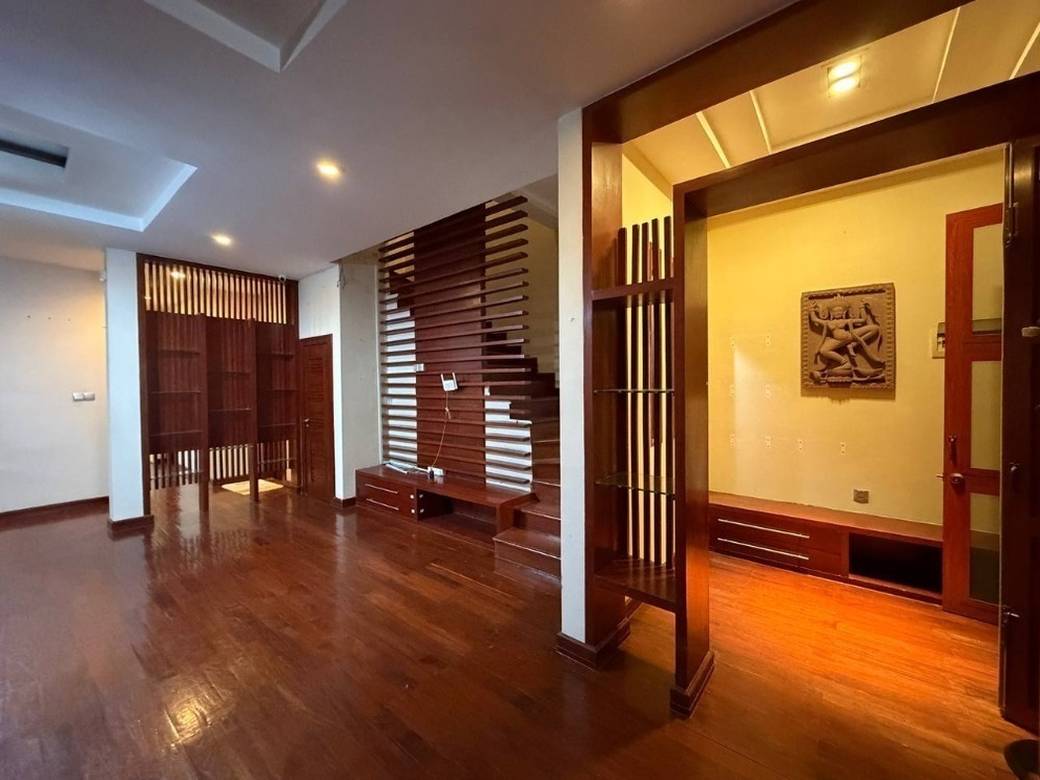 3 Bedrooms Villa For Rent