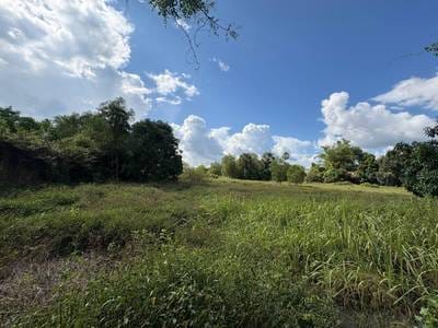 Relief À vendre de 4,463 m² de terrain
