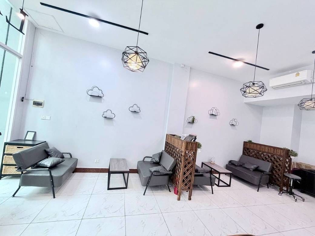 $1,900 CommercialShophouse