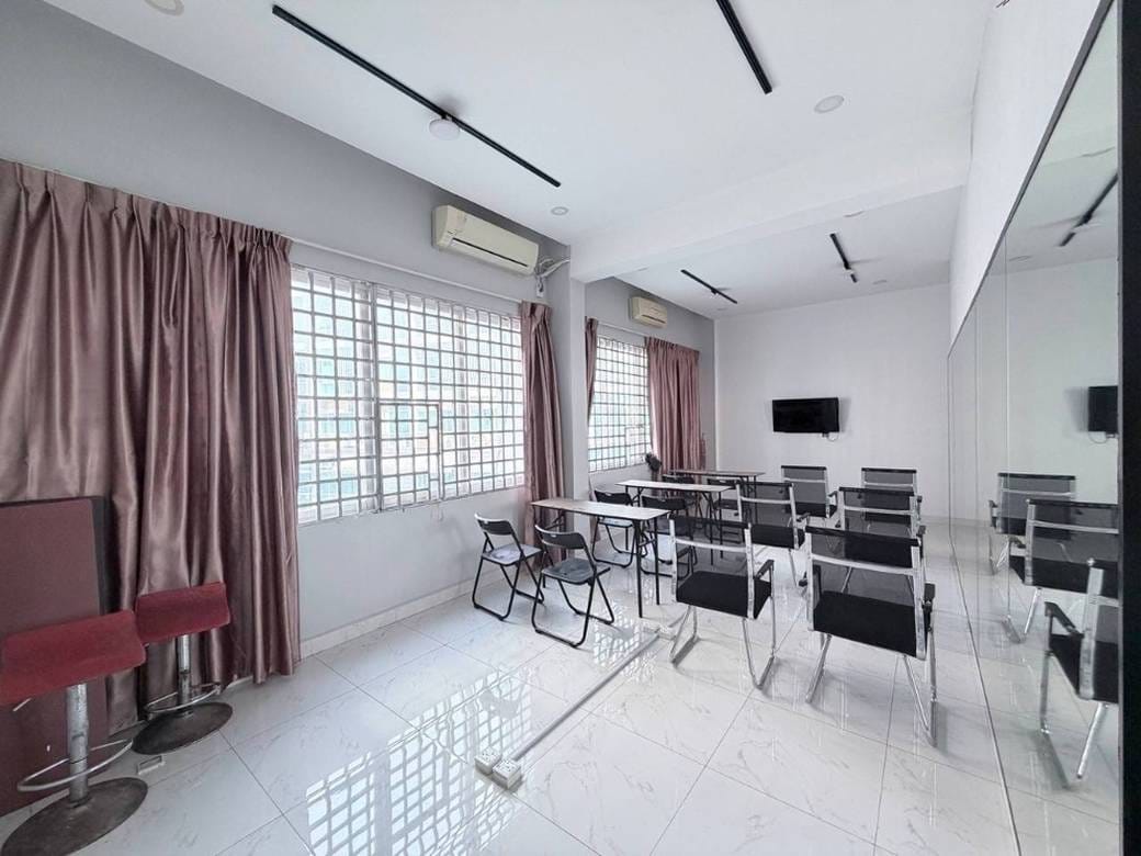 CommercialShophouse À louer à Toul Kork $1,900