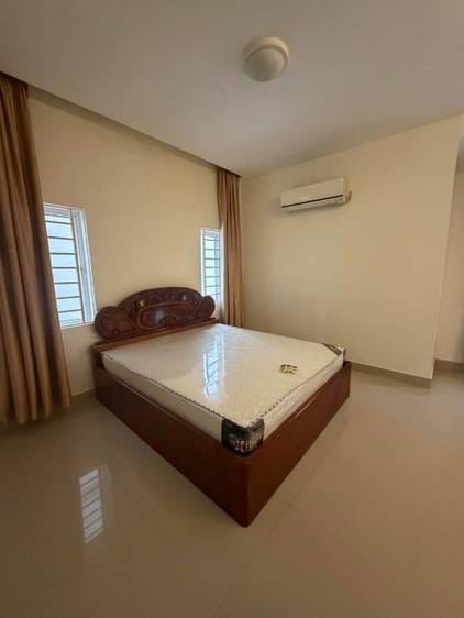 187.2 sqm Living Size Vila K pronájmu in Sen Sok