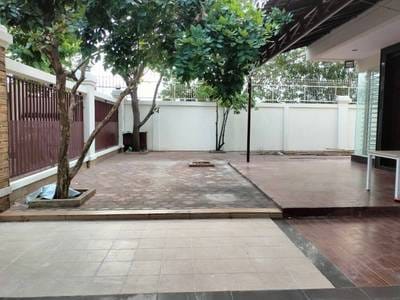 396 sqm Land Size Vila K pronájmu