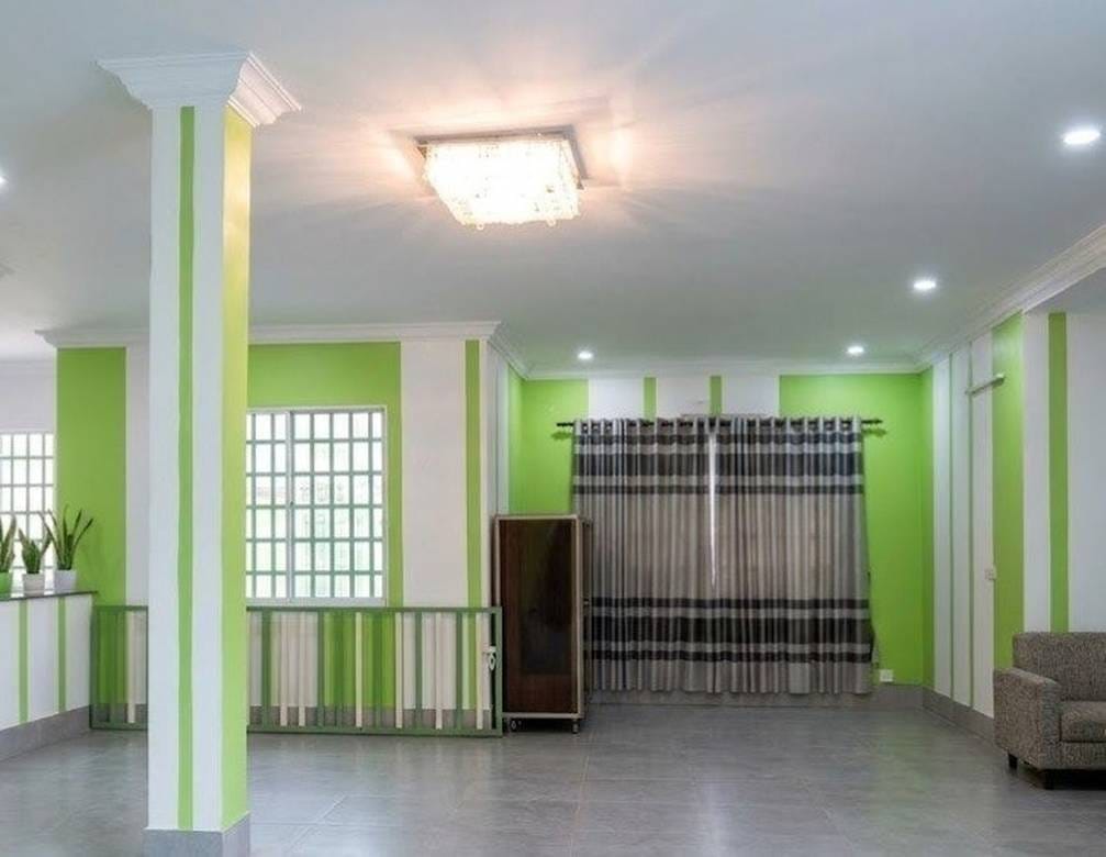 $1,200 Vila