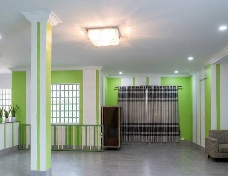 $1,200 Vila