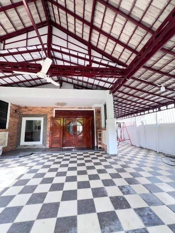 $1,500 Vila