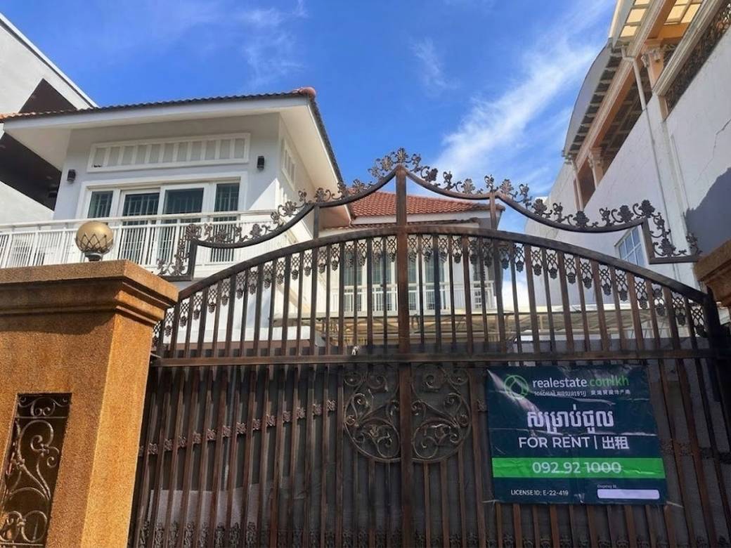 $2,500 Vila
