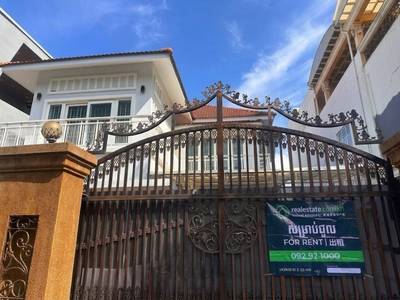 $2,500 Vila