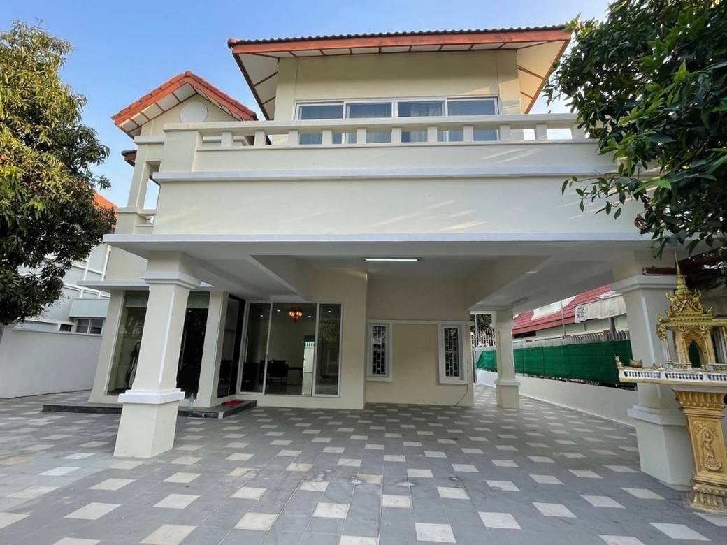 $1,800 Vila
