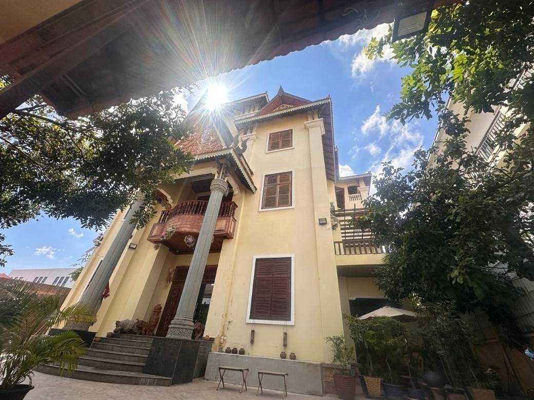 600 sqm Land Size Vila For Sale & Rent