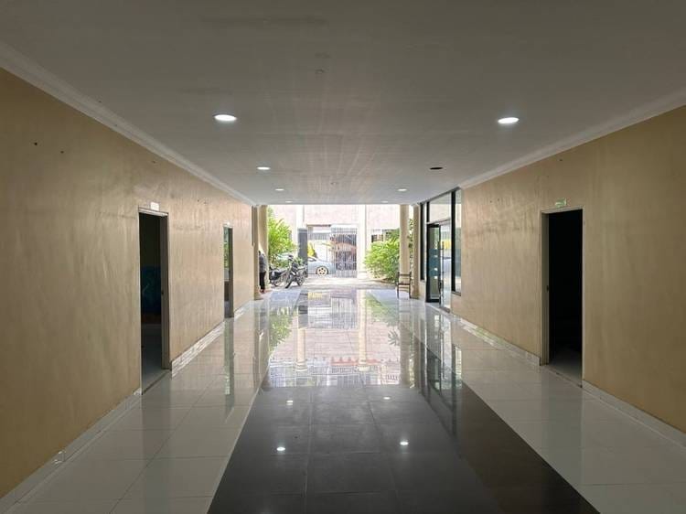 CommercialShophouse สำหรับเช่า ใน Phsar Depou III, Toul Kork, Phnom Penh