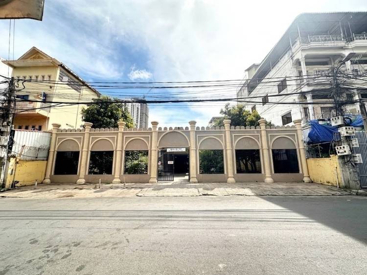 CommercialShophouse For Rent in Phsar Depou III, Toul Kork, Phnom Penh