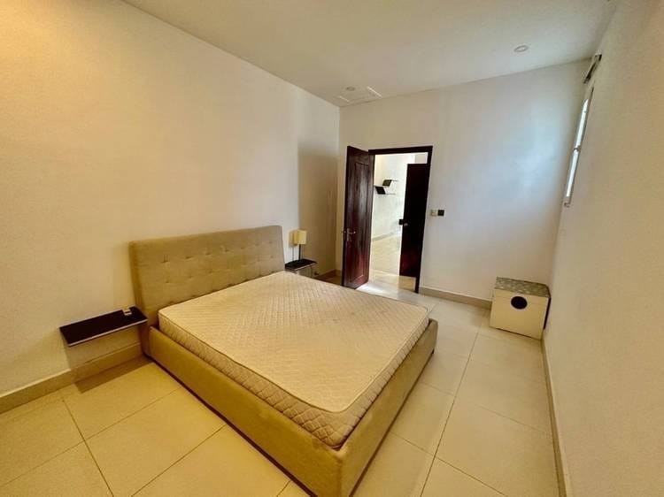 ផ្ទះល្វែង សំរាប់ជួល នៅ Phsar Kandal I, Daun Penh, Phnom Penh