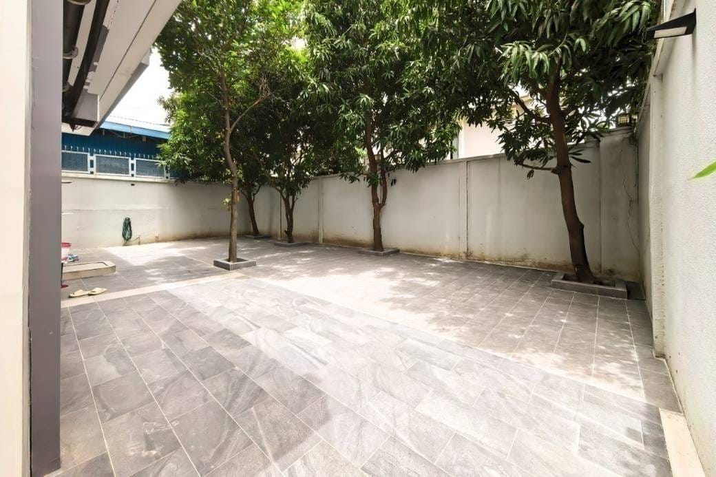 $2,000,000 Villa
