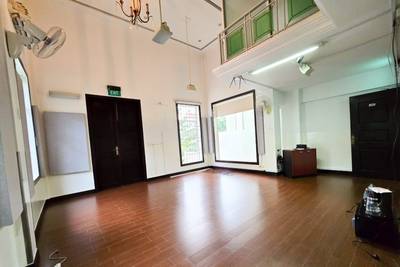 1,800 sqm Living Size Здание Для Аренды in Toul Kork