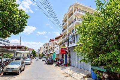 110.5 sqm Land Size Shophouse Na prodej