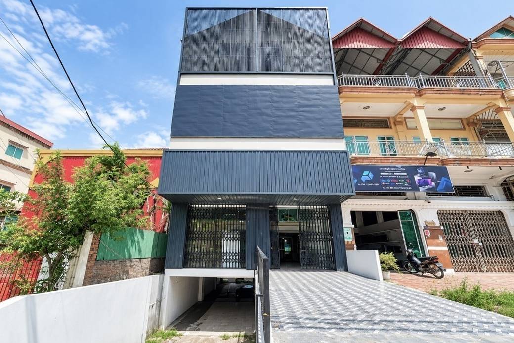 🏢 598号路两栋连体店屋出租