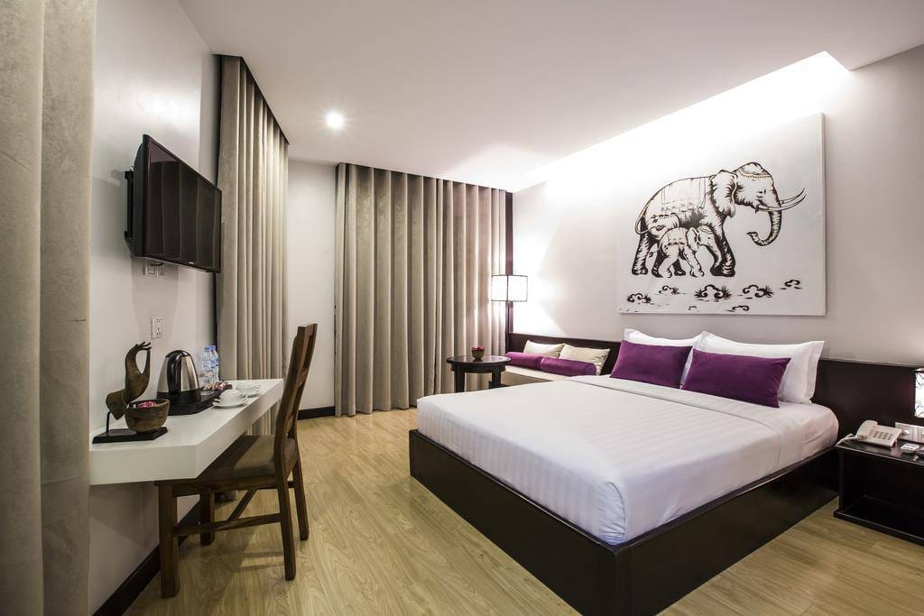 Queen Grand Boutique Hotel Apartment | คอนโด ราคา POA