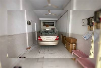 Dom z lokalem handlowym Na wynajem o powierzchni działki 79.2 m²