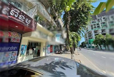 48 sqm Land Size Shophouse Na prodej