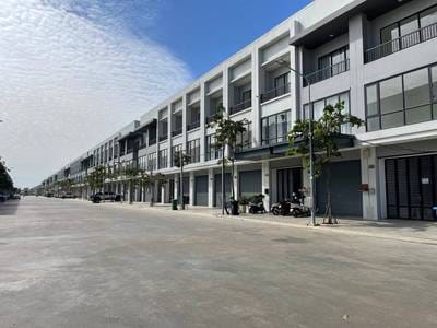 84平方米土地面积的店屋出租