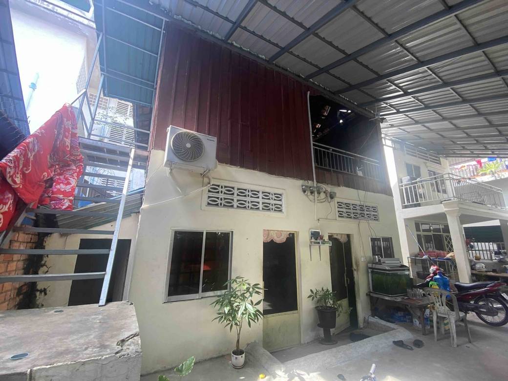 House and lot สำหรับขาย พร้อมที่จอดรถ 2 คัน