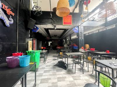 ร้านอาหาร สำหรับเช่า พื้นที่ใช้สอย 300 ตร.ม. ใน Boeng Keng Kang