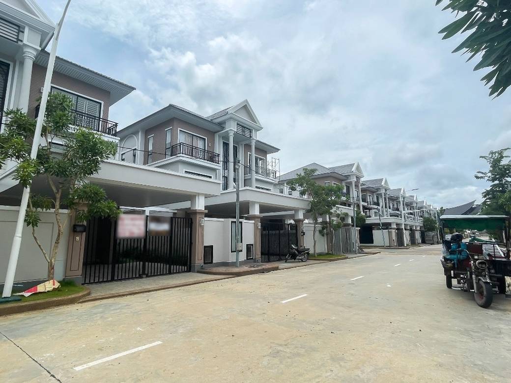 វីឡាភ្លោះ តម្លៃ $1,500