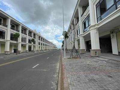 Maison-boutique À vendre de 189 m² habitables à Chbar Ampov