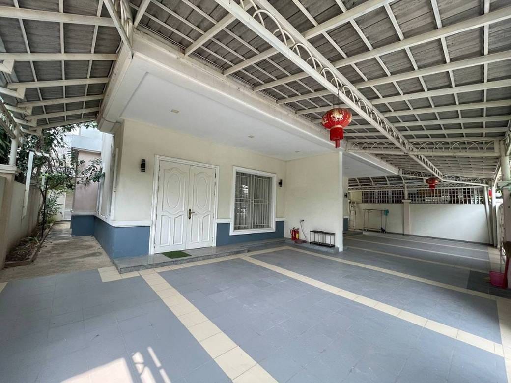 $3,200 Vila