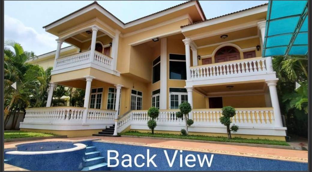 $4,000 Vila