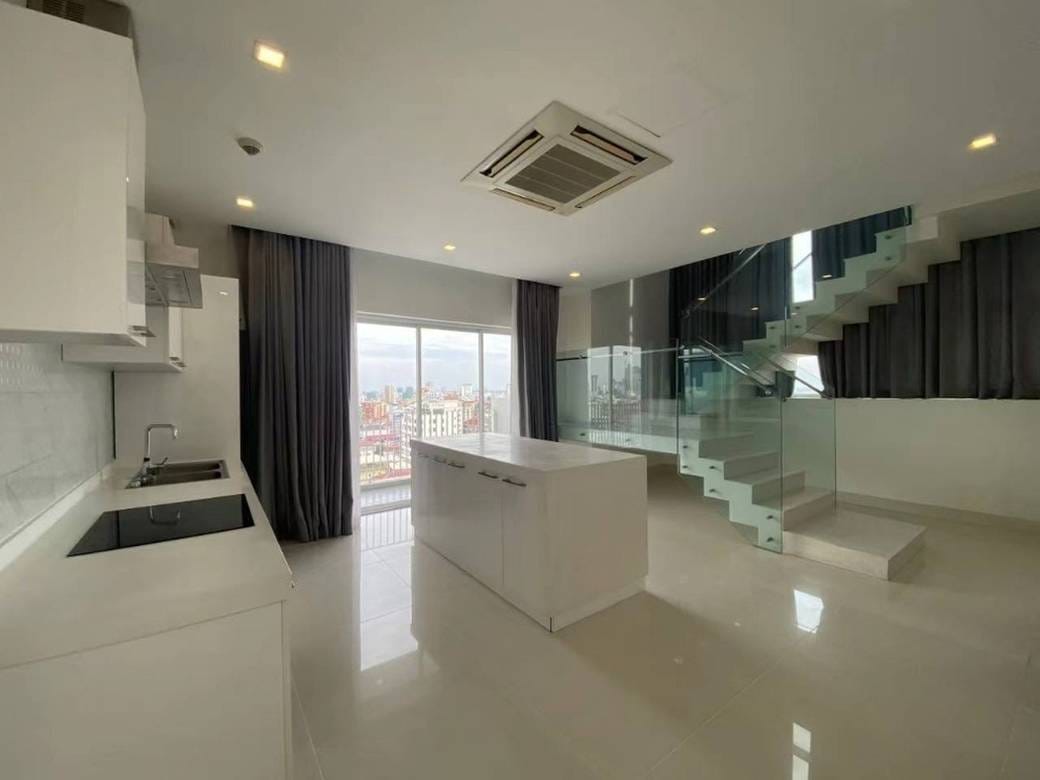 Appartement À louer de 340 m² habitables à Boeng Keng Kang