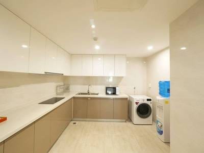 $750 Condo