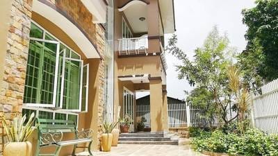 $1,500 Vila