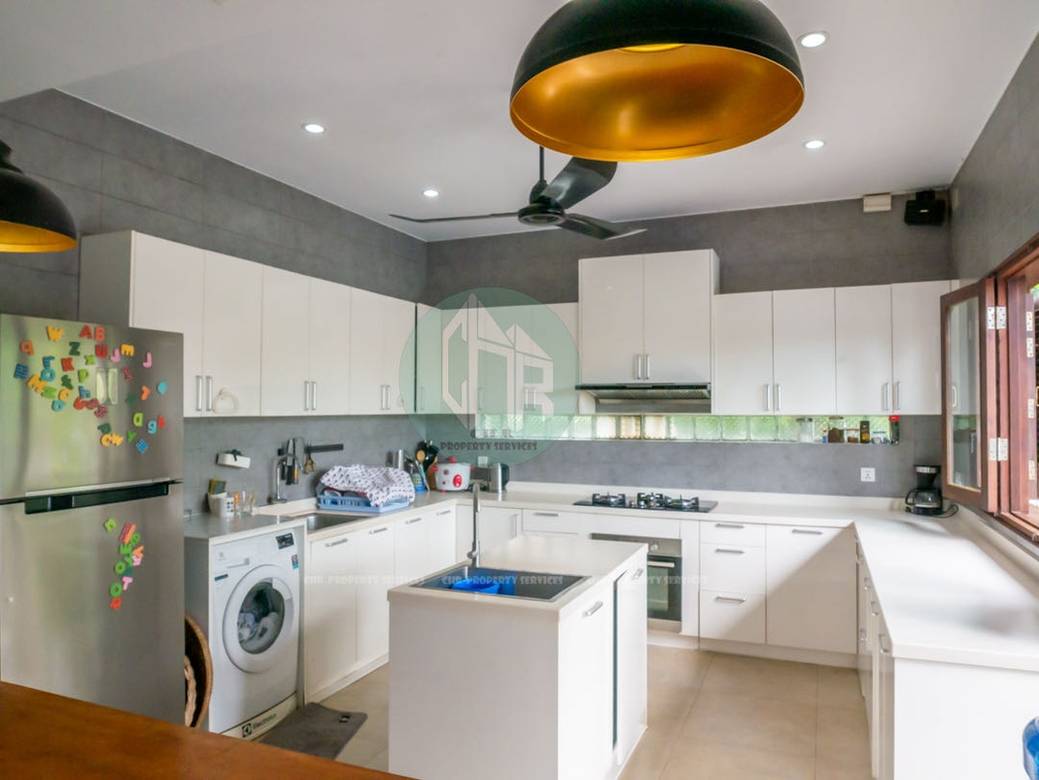 Villa For Sale in 00 N/A, Sala Kamraeuk, Siem Reap, Siem Reap