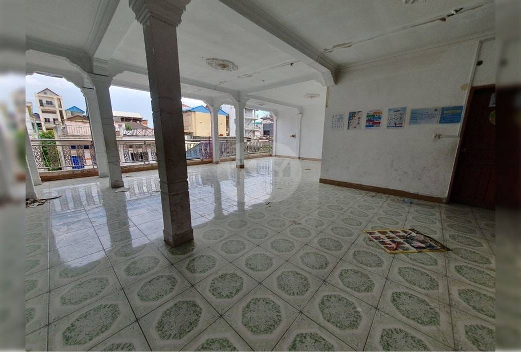Bâtiment À louer à Toul Kork $1,800