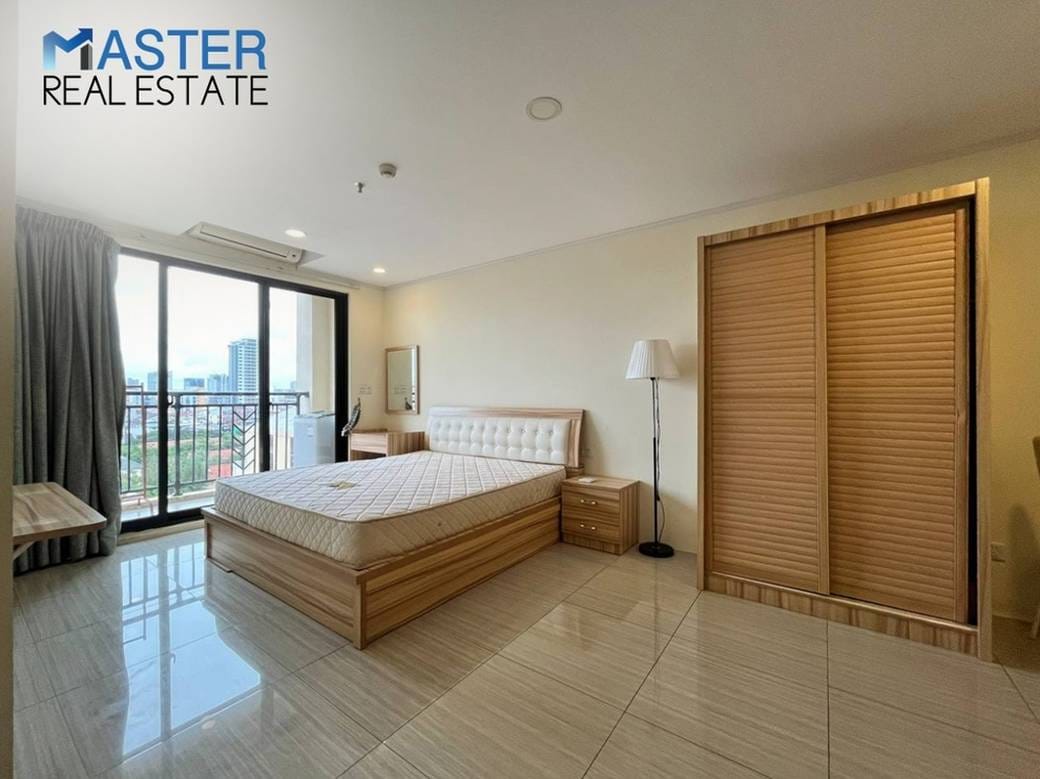 Orient Ritz Studio room for rent