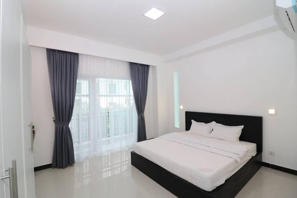 แฟลต ราคา $1,000