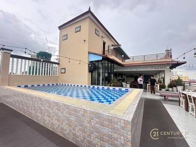 2,400 sqm Living Size Отель Для Продажи in Daun Penh
