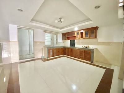 92 sqm Land Size Flat House K pronájmu