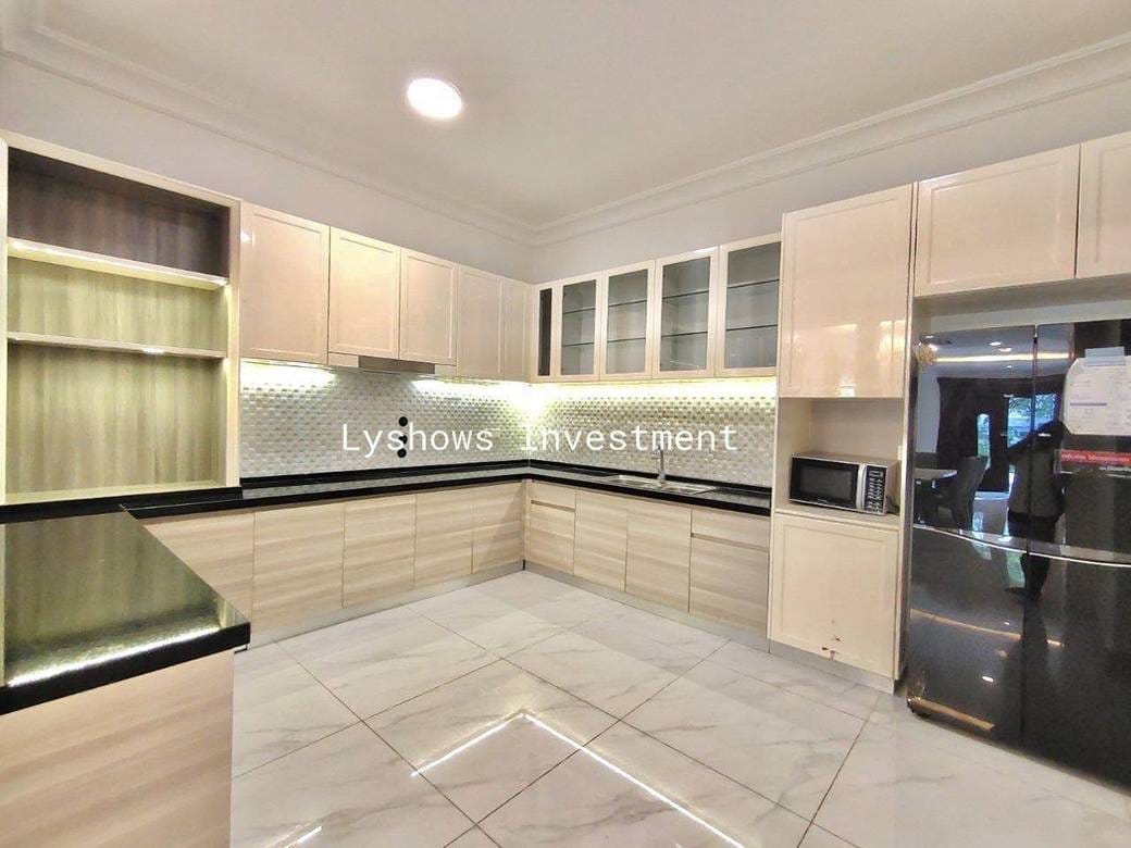 Chbar Ampov别墅出租，价格$6,000