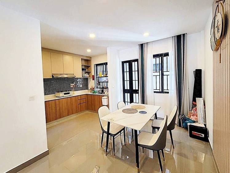 4卧室联排住宅出售，价格$170,000